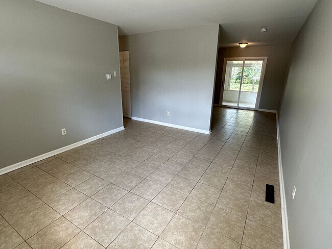 Building Photo - Spacious 3-Bed/1-Bath Home in Columbus: Yo...
