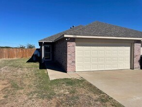 Building Photo - 1912-2000 Prosperity Trail