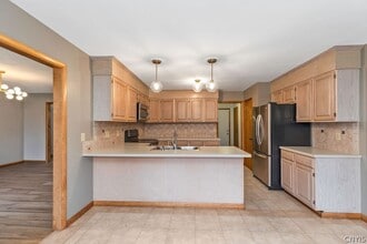 Building Photo - 3293 Greenleafe Dr