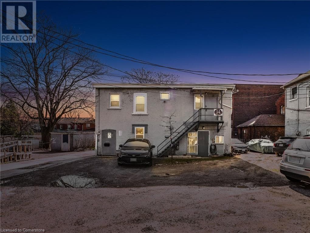 Primary Photo - 14 Victoria Ave N