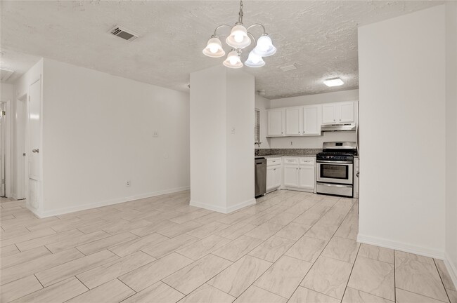 Building Photo - 5437 Ridge Wind Ln