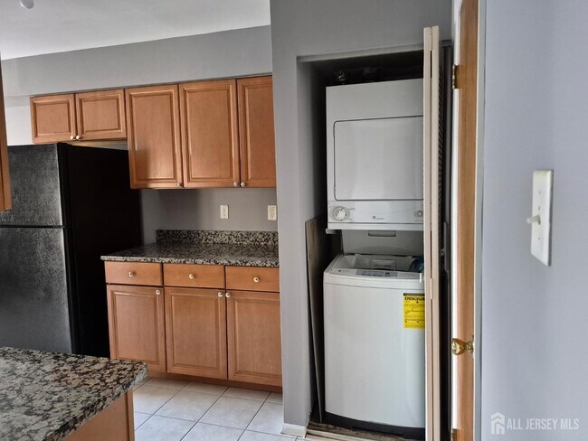 Foto del edificio - 915 Edison Glen Terrace