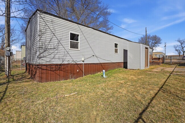 Foto del edificio - 107 Gumbo Dr