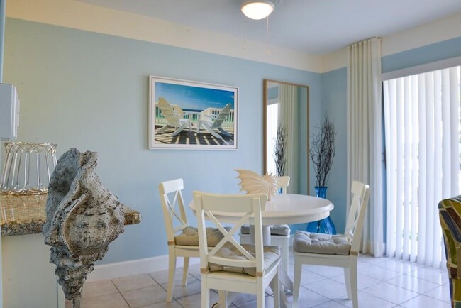 Building Photo - 136 Isle of Venice Dr