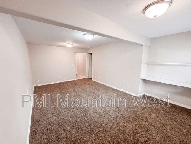 Foto del edificio - 208 Lyman Ln