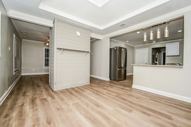 Building Photo - 1315 Dorsey St SW