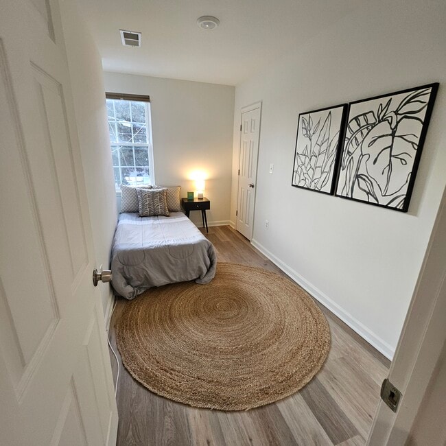 Building Photo - 16th Street SE