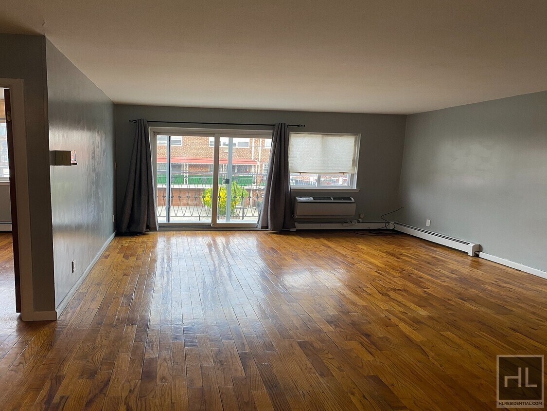 Primary Photo - Great Three Bedroom Two Bath Woodside,NY