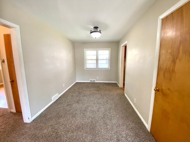 Foto del edificio - Gorgeous 5 Bed, 2 Bath House Near Concordia and MSUM!