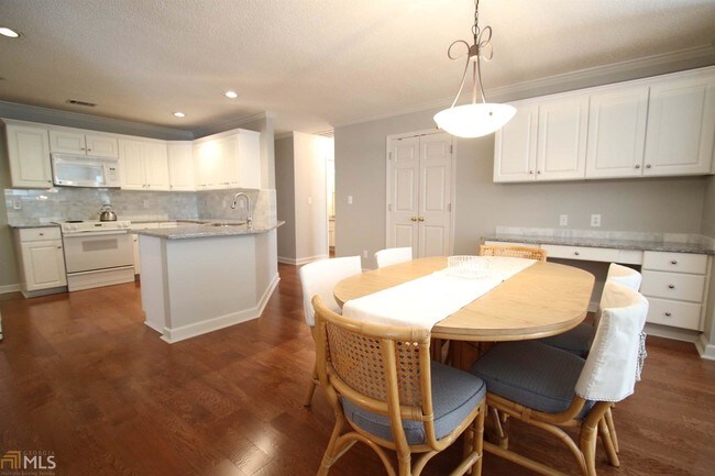 Foto del edificio - 106 Cameron Pointe Dr