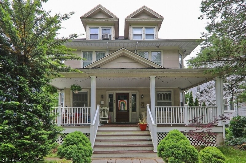 Primary Photo - 542 Mountain Ave