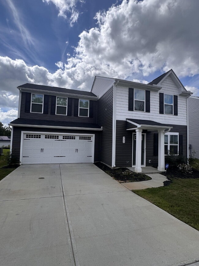 Building Photo - Charming 3-Bed, 2.5-Bath Home in Woodruff ...