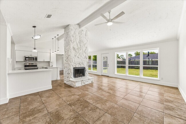 Foto del edificio - 10111 Limewood Ln