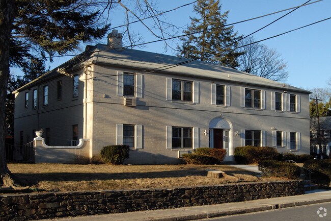Building Photo - 325 Haverford Ave