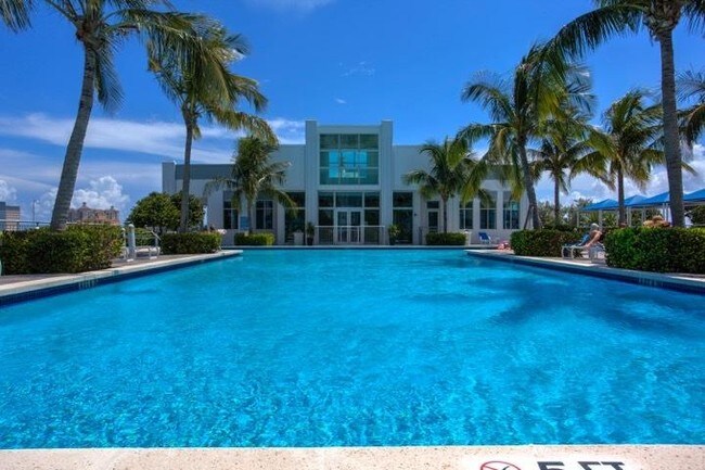 Foto del edificio - 300 S Australian Ave