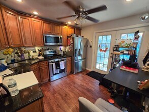 Building Photo - 937 N 4th St