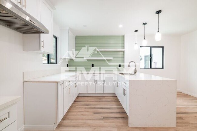 Foto del edificio - Amazing Deal 3 Bed 2 Bath House Arrington Ave Downey