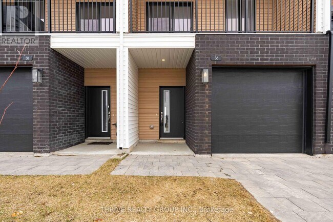 Building Photo - 1595 Capri Cres