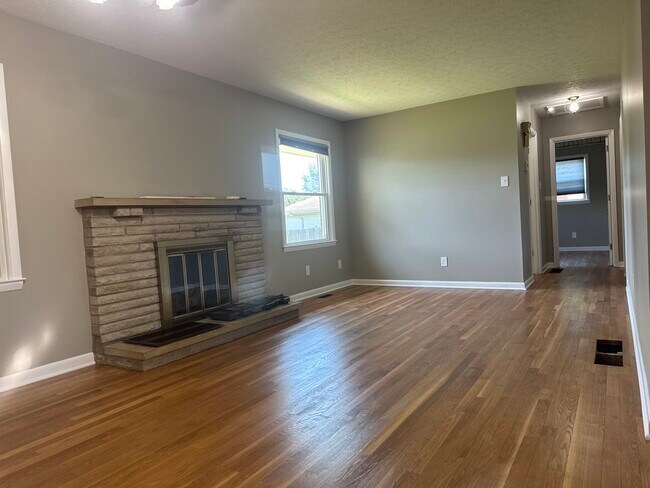 Foto del edificio - 1612 Raleigh Rd