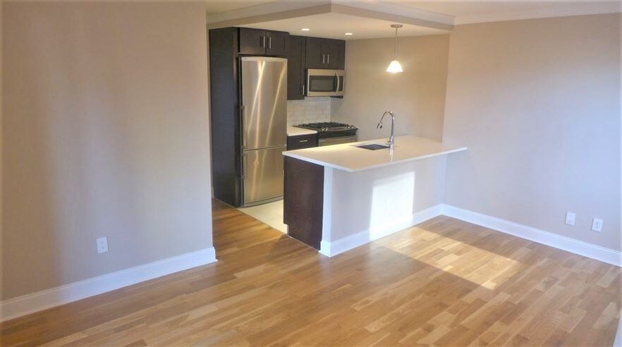 Foto principal - 327 Greenwich St