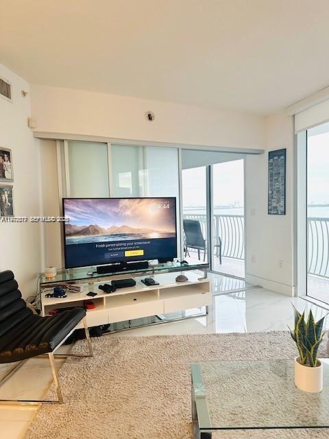 Foto del edificio - 1750 N Bayshore Dr