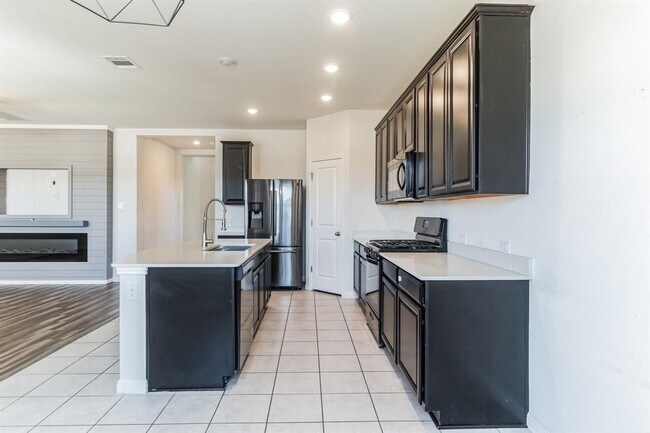 Building Photo - 13745 Fallsprings Way