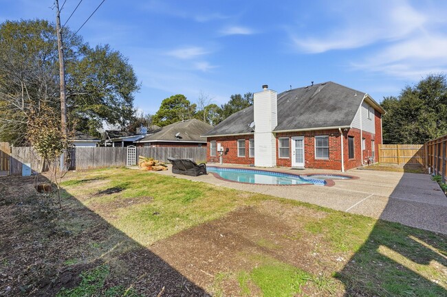 Foto del edificio - 2910 Cocona Ln