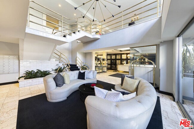 Foto del edificio - 1131 Alta Loma Rd