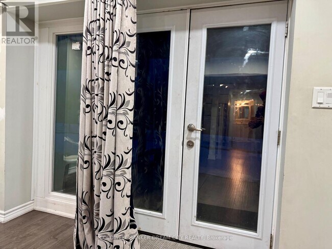 Building Photo - 44 Mincing Trl