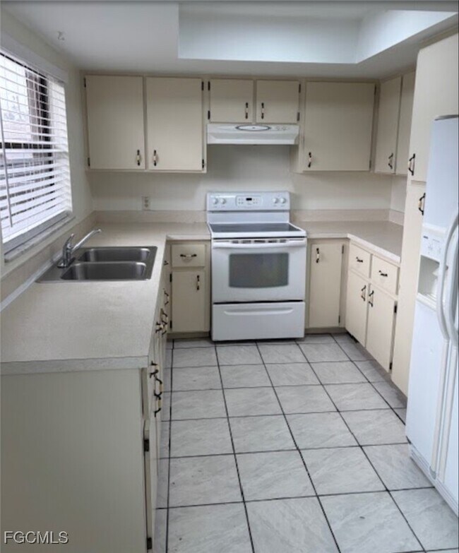 Building Photo - 3805 SE 11th Ave