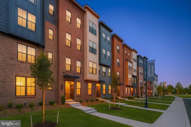 Photo - 43771 Metro Ter Townhome