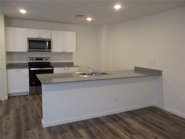 Foto del edificio - 2400 Granite Cir