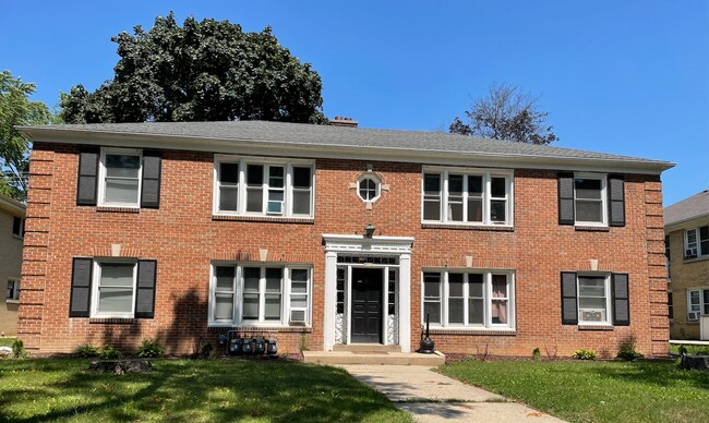 Building Photo - 8012 W North Ave