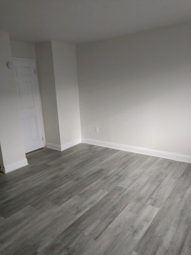 10 Tuttle St Unit 2G, Stamford, CT 06902 Condo for Rent in Stamford