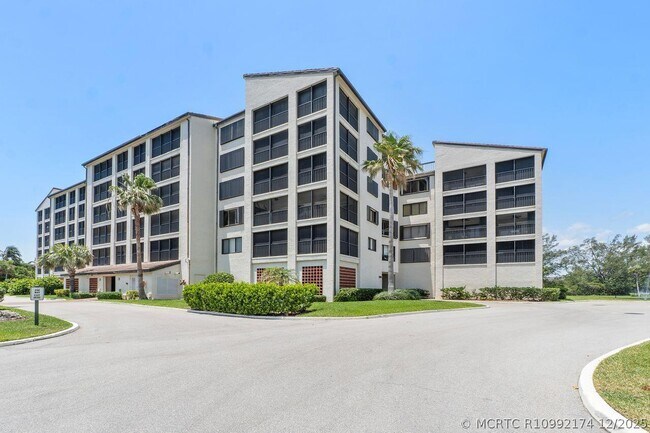Building Photo - 500 Ocean Trail Way