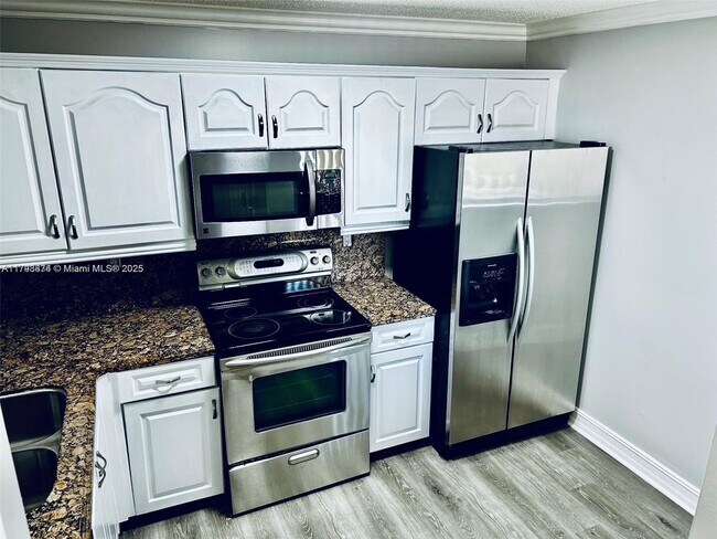 Foto del edificio - 15711 SW 137th Ave