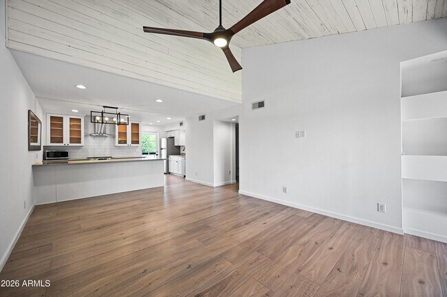Building Photo - 5998 N 78th St