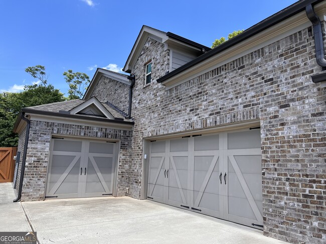 Building Photo - 4080 Mayhill Cir
