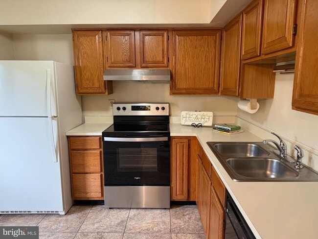 Building Photo - 12866 Bison Ct