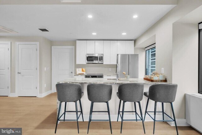 Building Photo - 1801 Market St