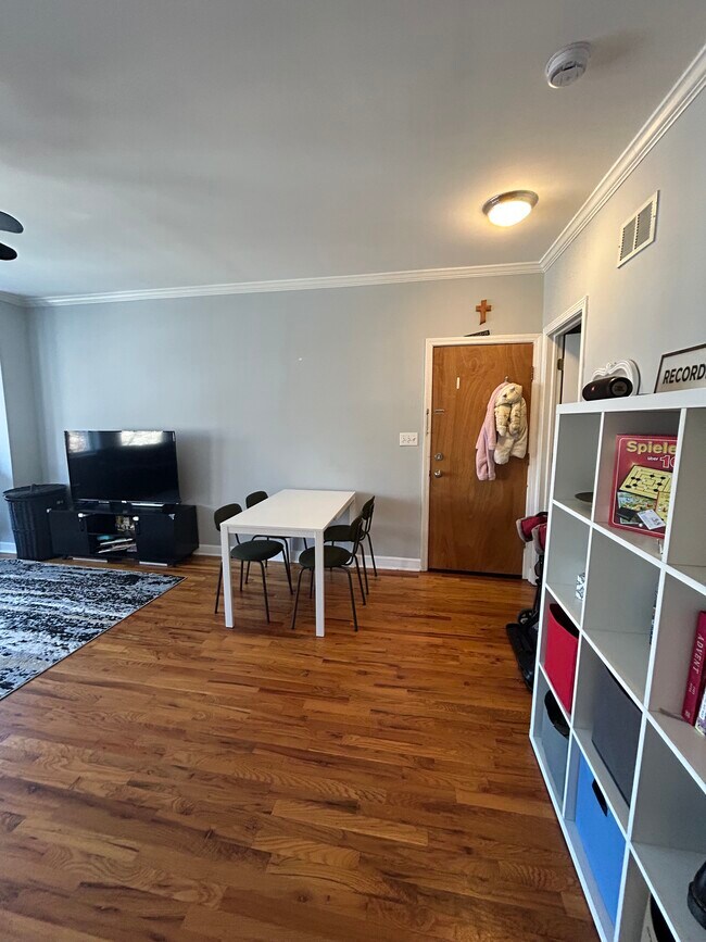 Foto del edificio - 2253 W Rosemont Ave