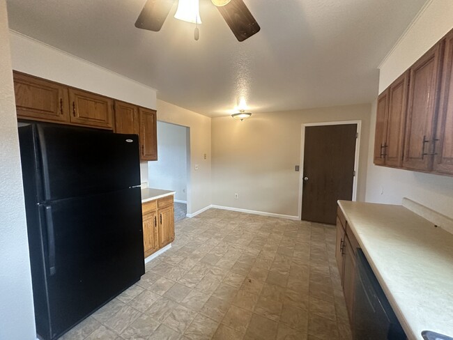 Building Photo - 4BD/2BA Duplex in Golden