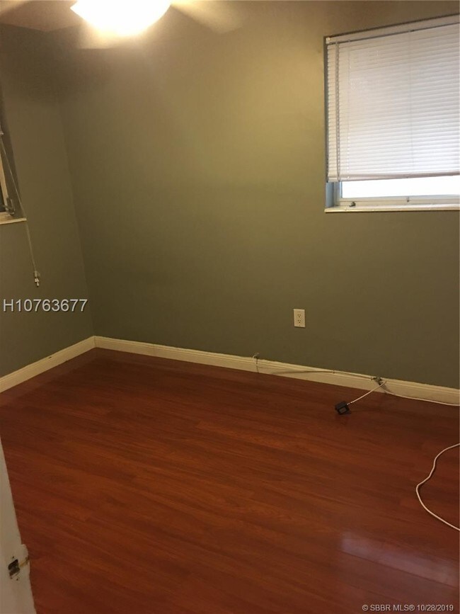 Foto del edificio - 8201 NW 15th St