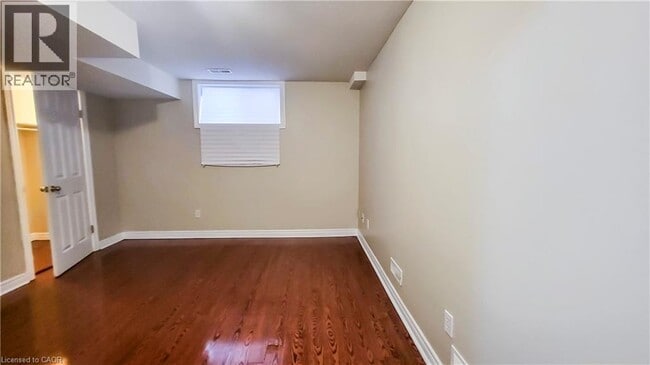 Building Photo - 132 Udvari Crescent