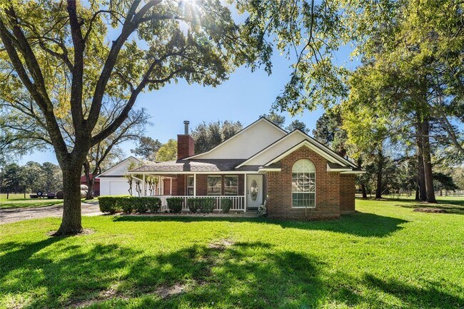 Foto del edificio - 25717 Lakeside Dr