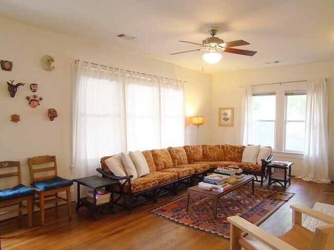 Building Photo - 1537 Kipling St