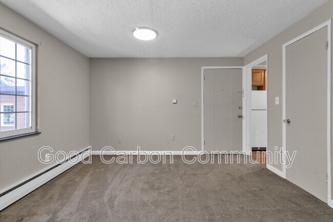 Foto del edificio - 315 Beattie Ave