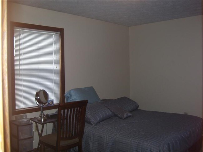 Interior Photo - 201 Pearl St