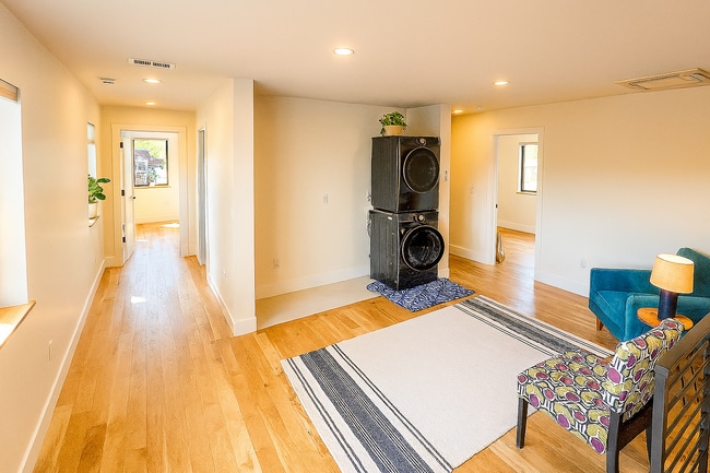 Photo - 1150 Nile St House