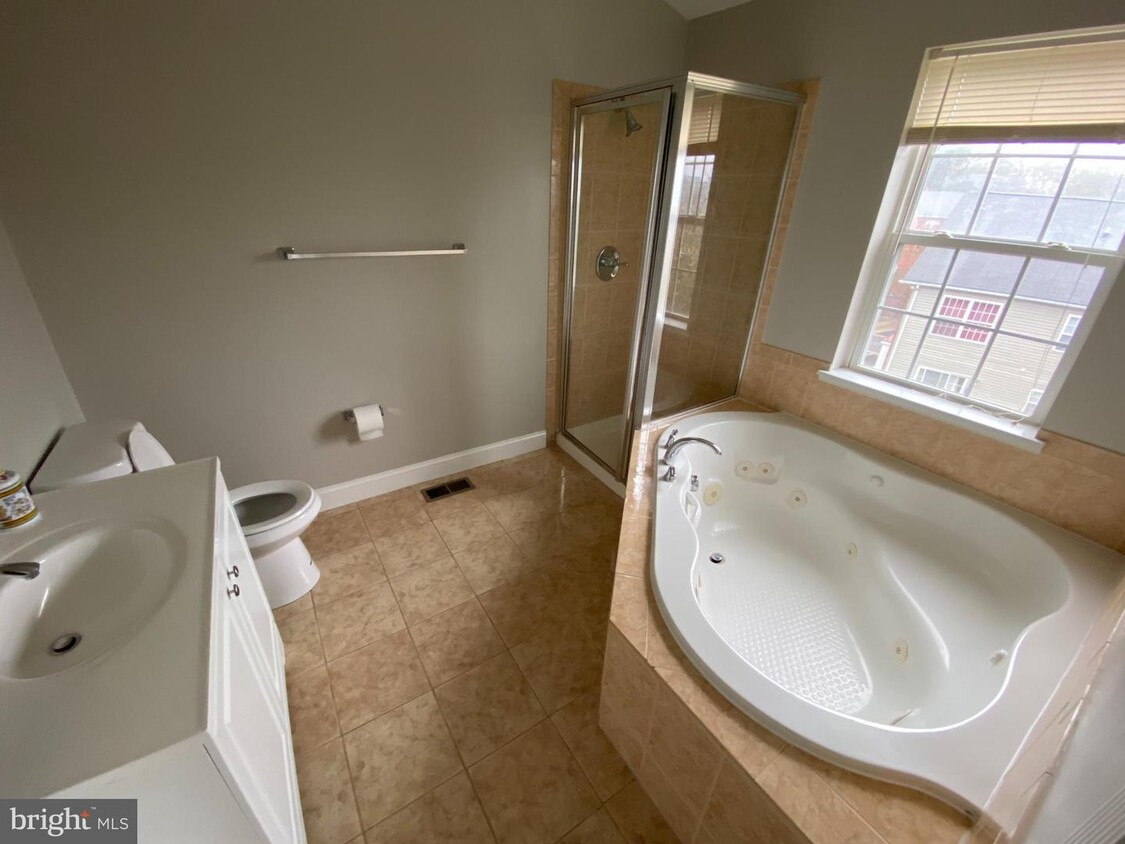 Foto principal - 4620 Kings Mill Way